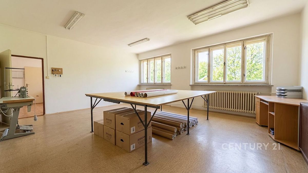 Pronájem kanceláře 103 m² – fotografie 3