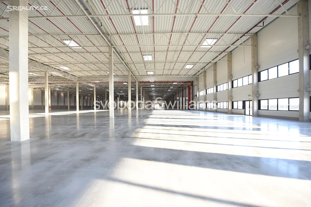 Pronájem výrobní haly, prostoru 6941 m² – pohled 2