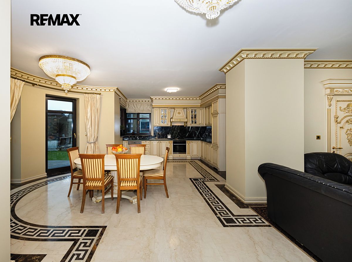 Pronájem rodinného domu 450 m², pozemek 701 m² – fotografie 5