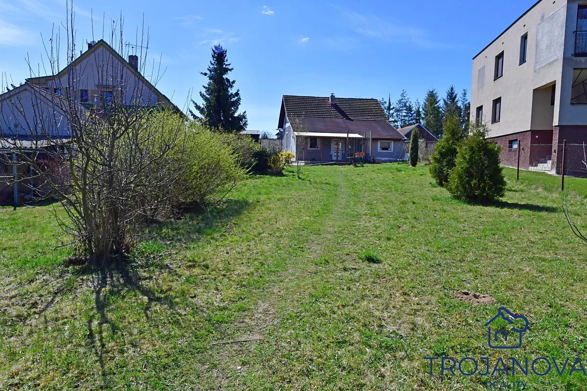 Prodej stavebního pozemku 1955 m²