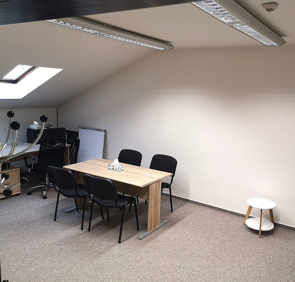 Pronájem kanceláře 46 m² – fotografie 3