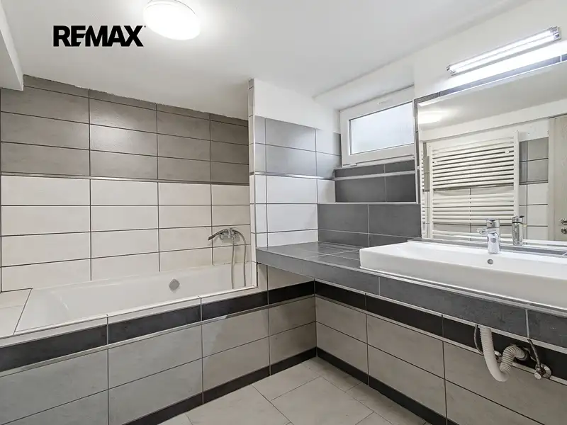 Prodej rodinného domu 207 m², pozemek 1227 m², Lnáře – náhled fotky 2