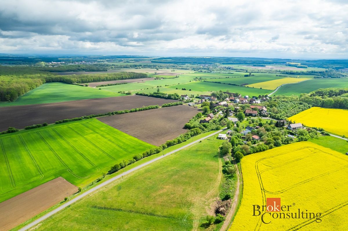 Prodej stavebního pozemku 1219 m² – fotografie 2