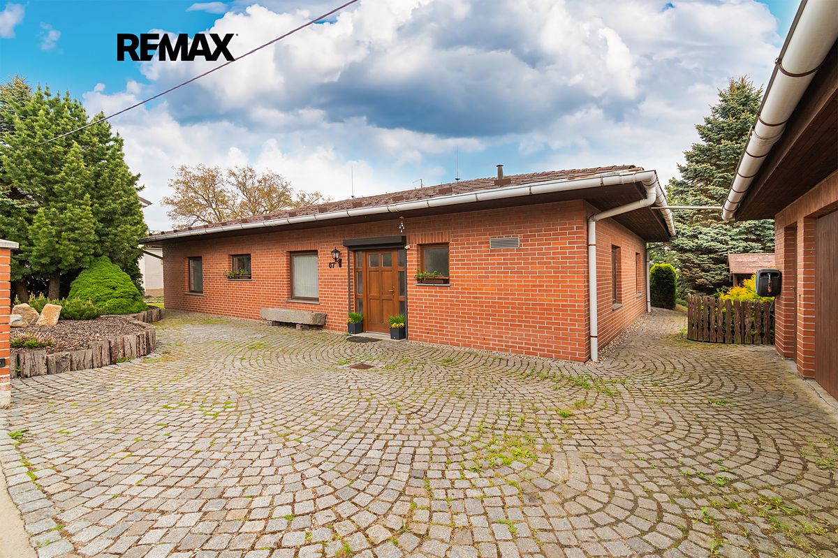 Prodej rodinného domu 264 m², pozemek 1683 m² – fotografie 2