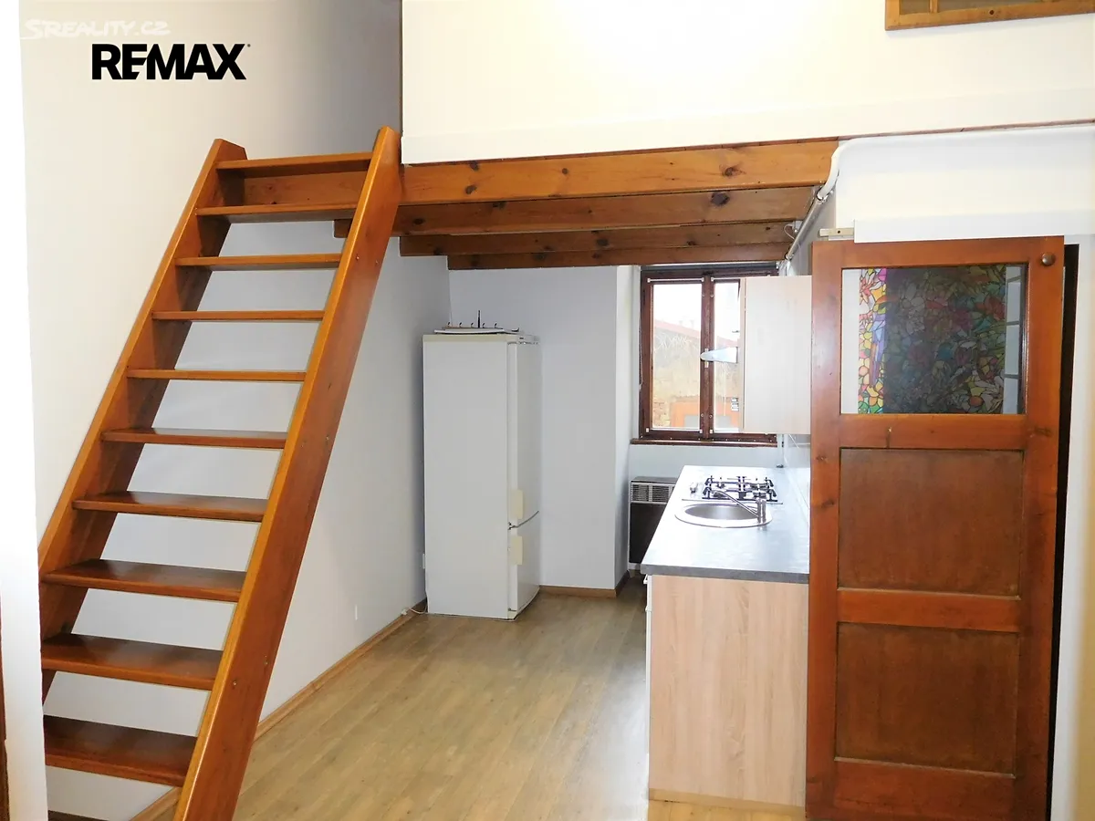 Pronájem bytu 1+1 48 m² – pohled 2