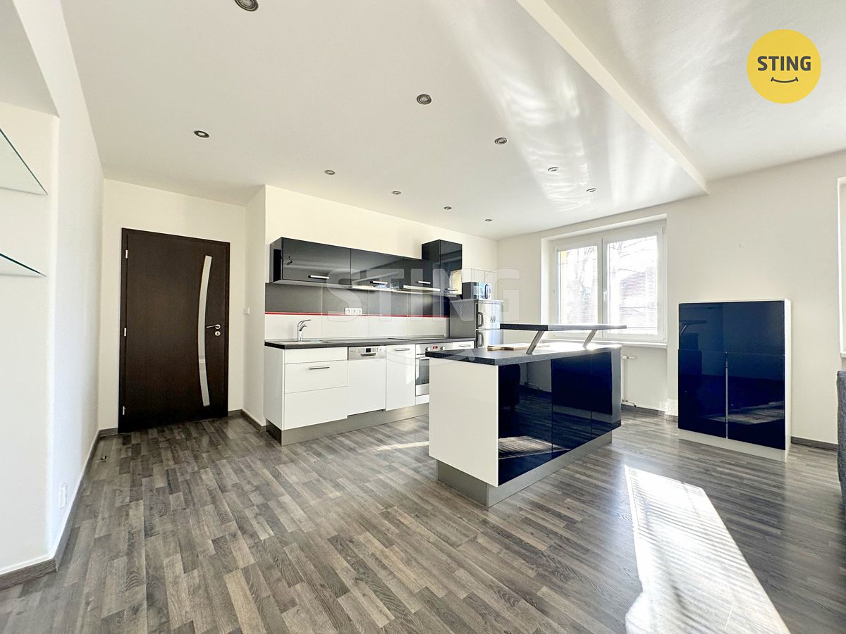 Pronájem bytu 2+kk 73 m² – fotografie 2