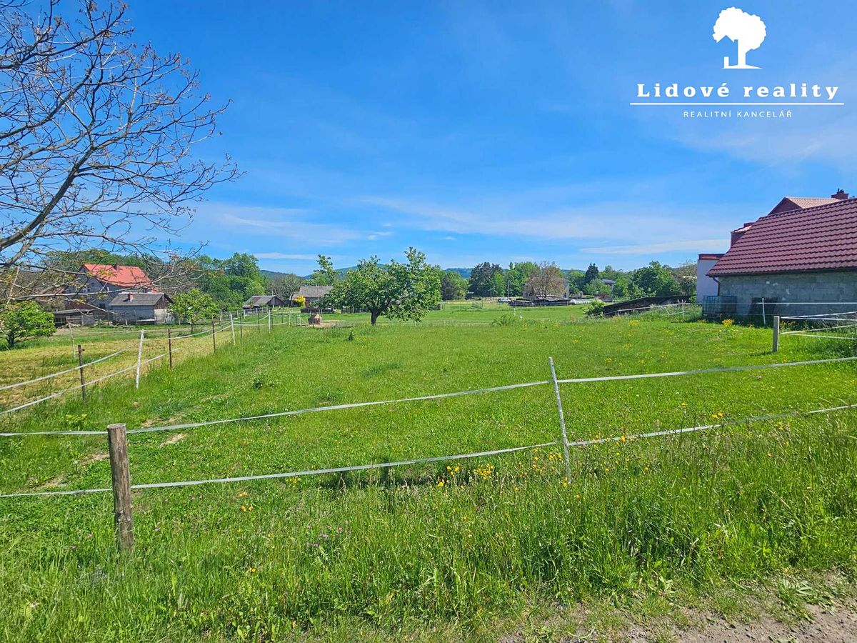 Prodej stavebního pozemku 688 m²