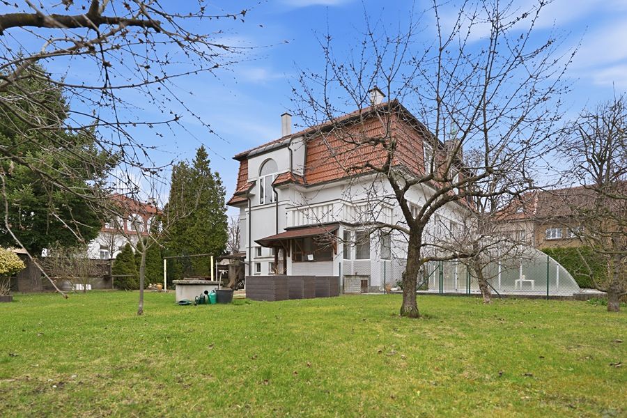 Prodej vily 321 m², pozemek 1044 m²