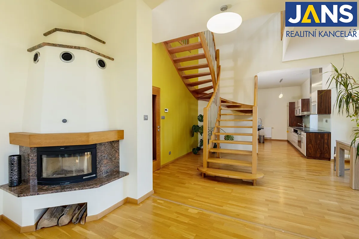 Prodej vily 287 m², pozemek 1900 m²