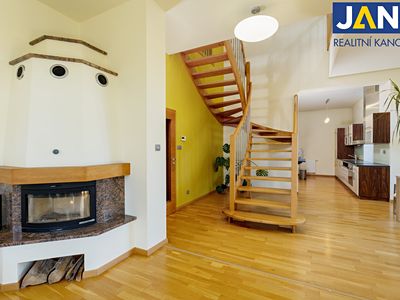 Prodej vily 287 m², pozemek 1900 m²