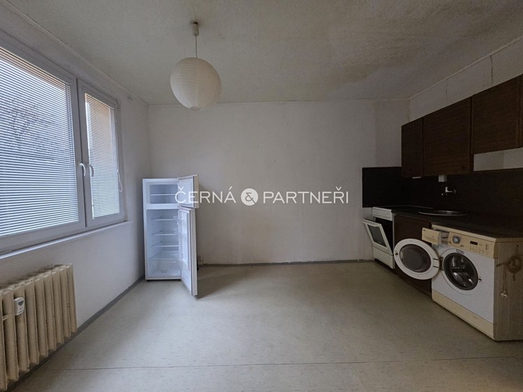 Pronájem bytu 1+1, 37 m² (7 z 11)
