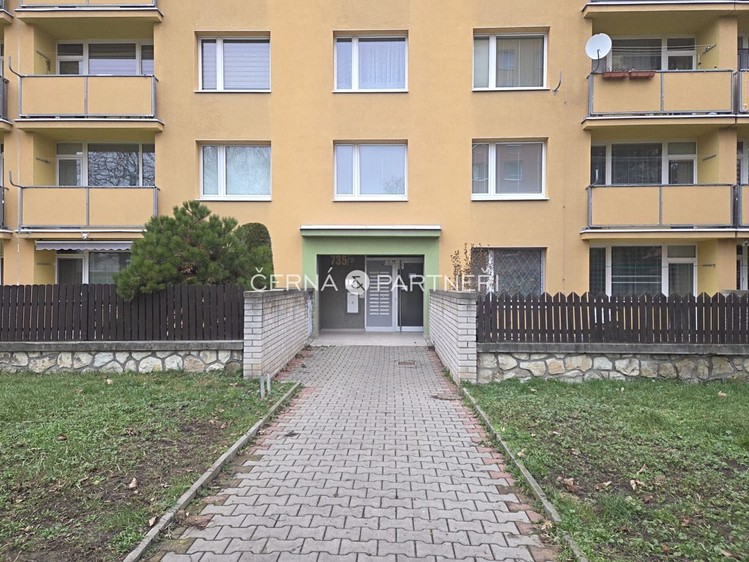 Pronájem bytu 1+1, 37 m² (2 z 11)