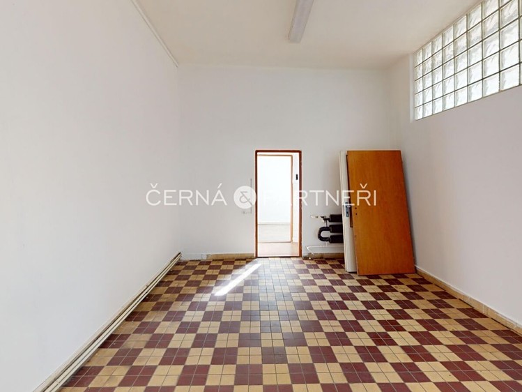 Pronájem komerčního prostoru, 319 m² (6 z 14)
