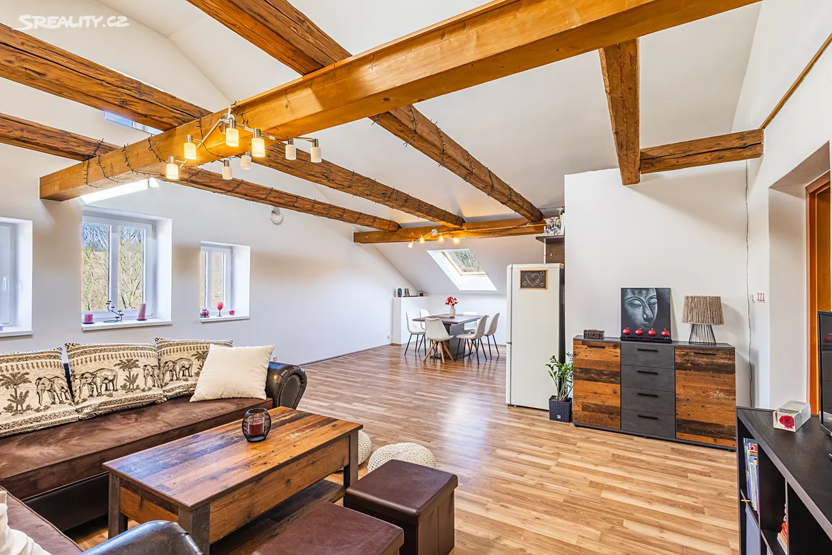 Prodej bytu 2+kk 83 m² – pohled 2
