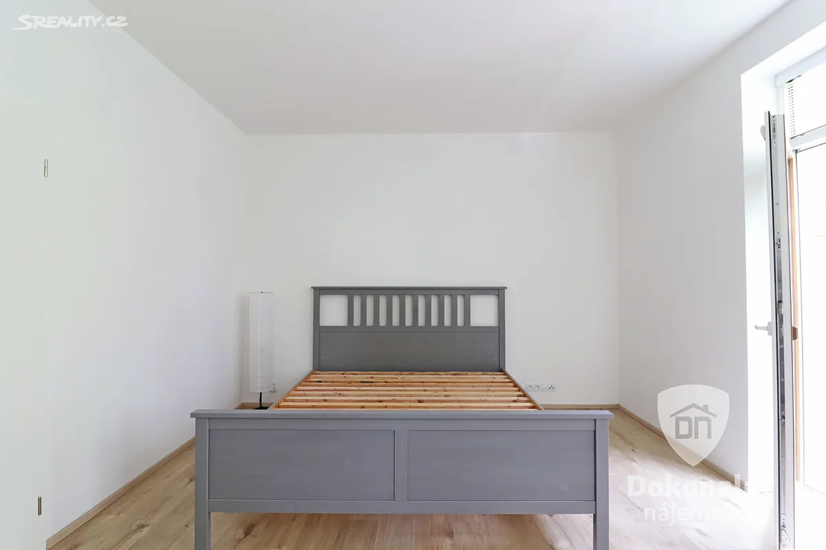 Pronájem bytu 1+kk 27 m² – pohled 3