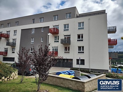 Pronájem garážového stání 12 m²