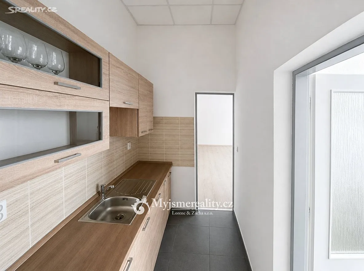 Pronájem kanceláře 65 m² – pohled 2