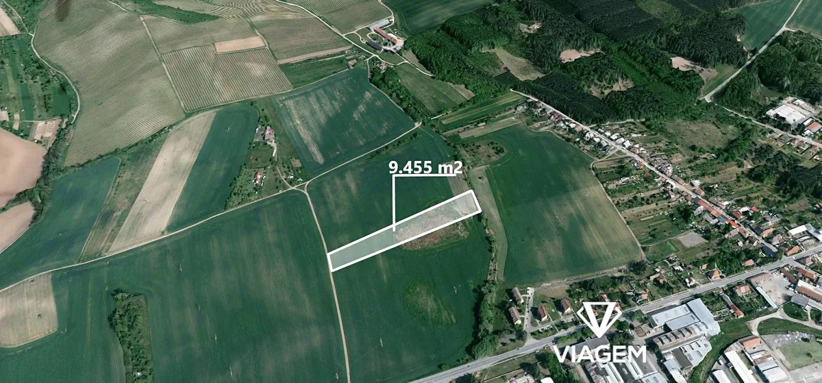 Prodej podílu 1/8 pole 1074 m²