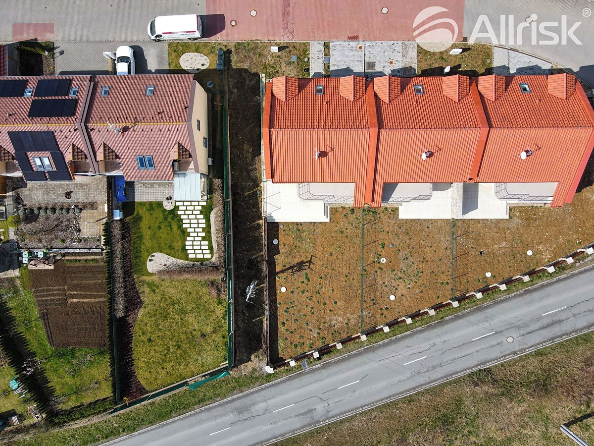 Prodej rodinného domu 220 m², pozemek 600 m² – fotografie 5