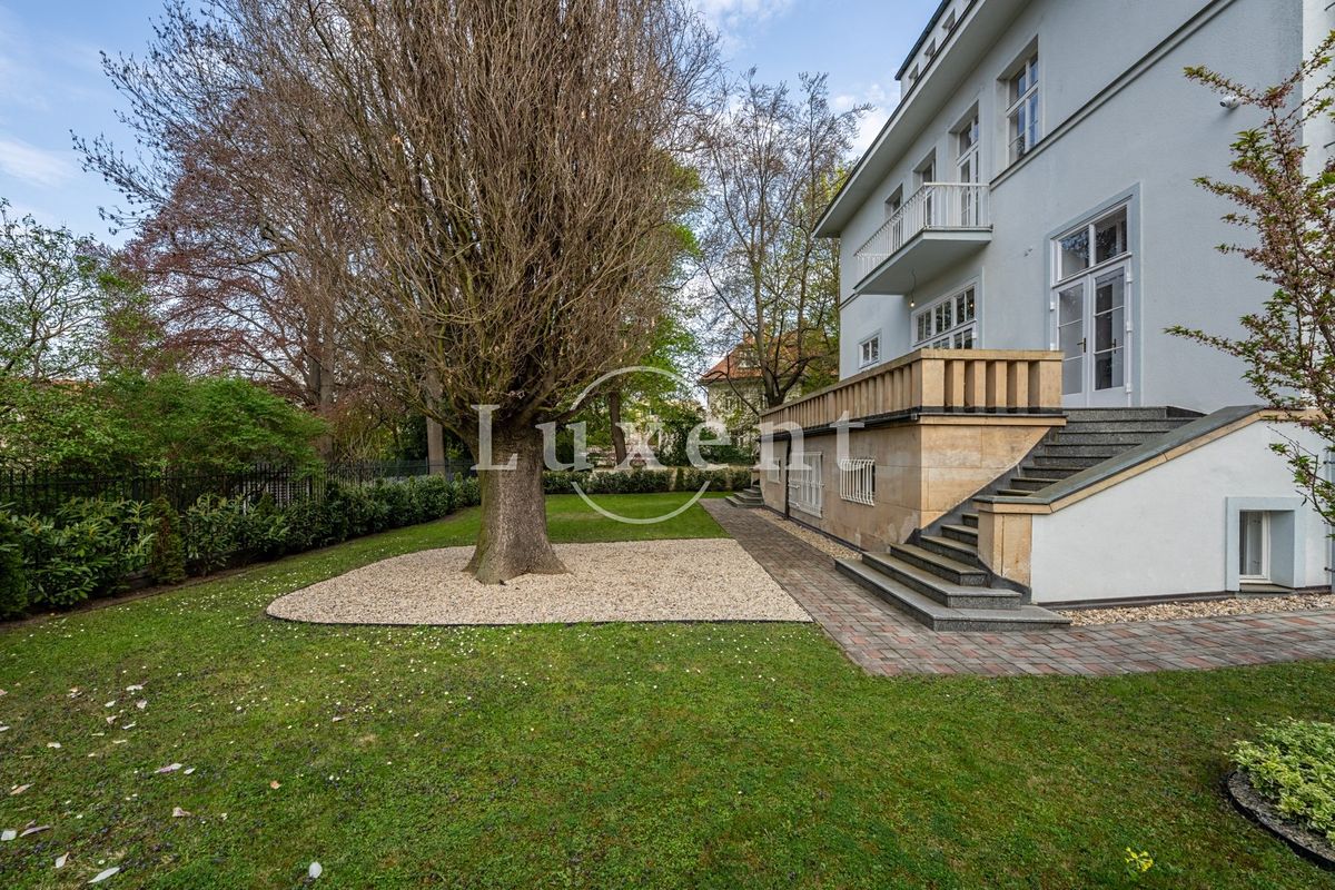 Prodej vily 726 m², pozemek 945 m² – fotografie 5