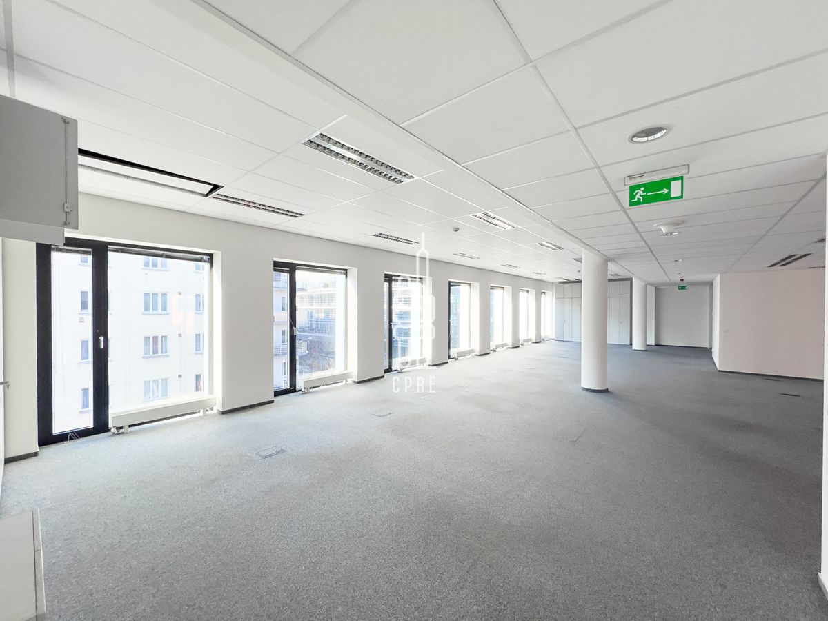 Pronájem kanceláře 866 m² – fotografie 5