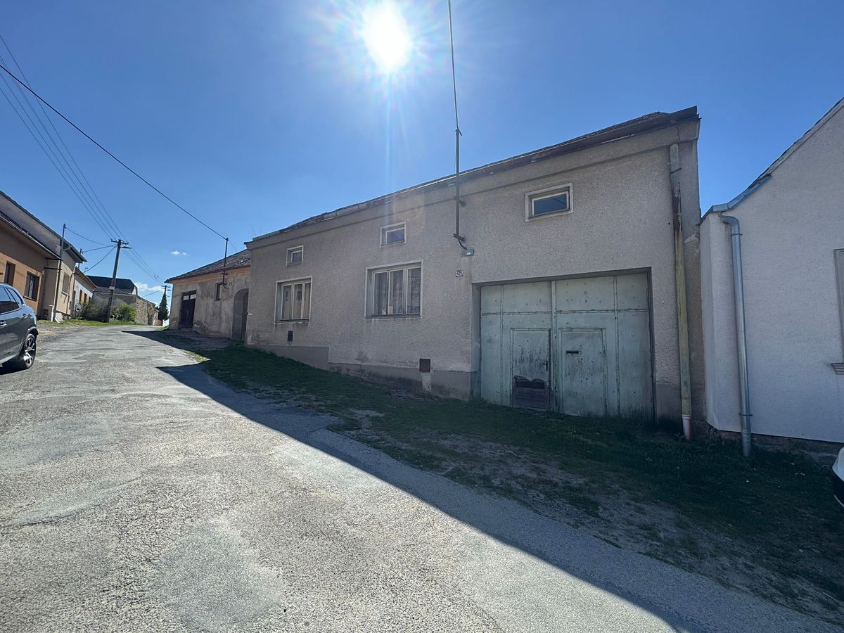 Prodej rodinného domu 195 m², pozemek 783 m²