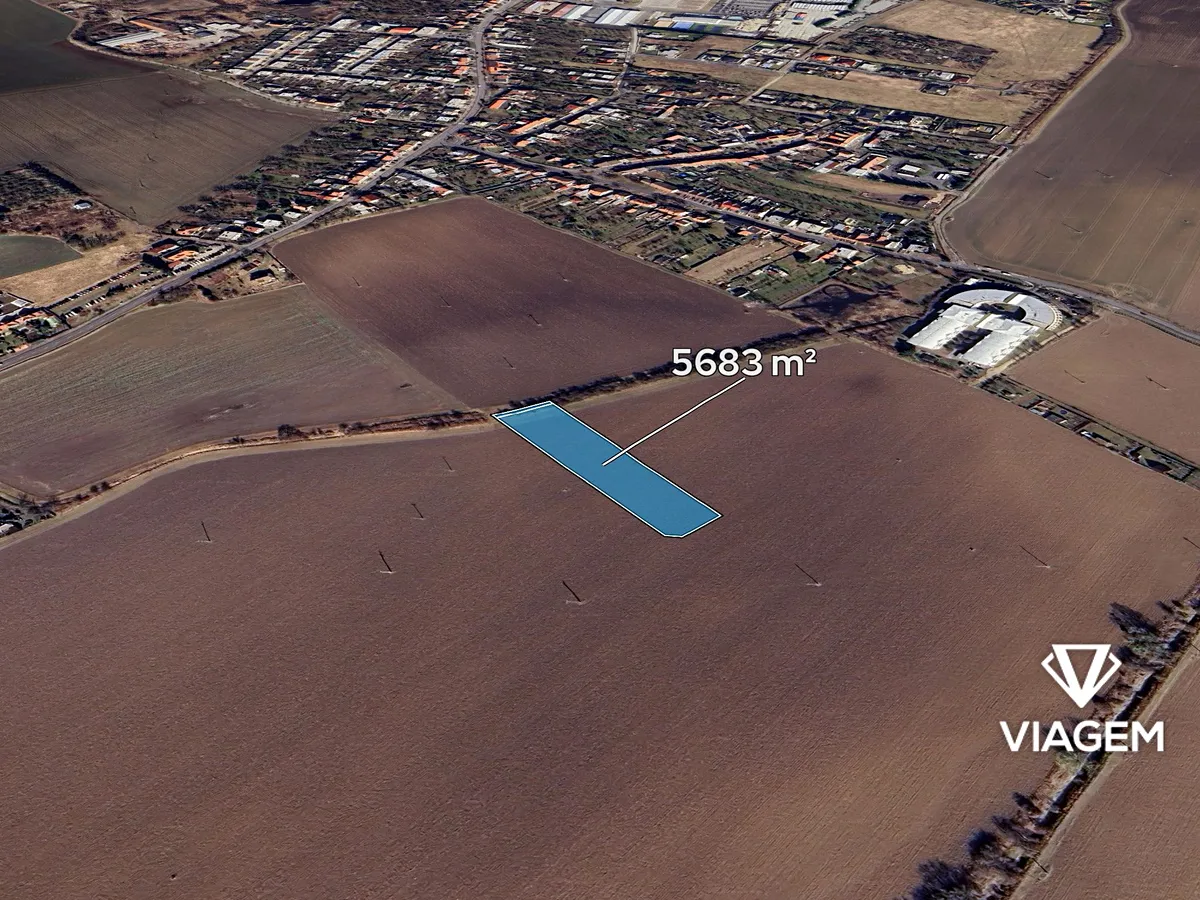 Prodej podílu 1/4 pole 1420 m²
