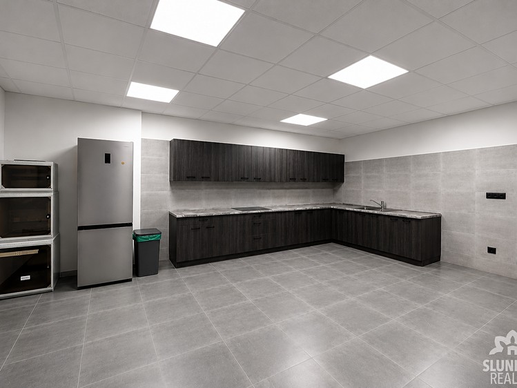 Комерційне приміщення в оренду, 2 000 м² (8 з 16)