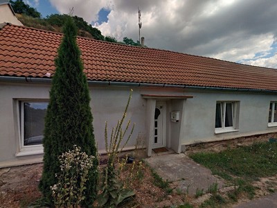 Dražba  rodinného domu 90 m², pozemek 1 736 m²