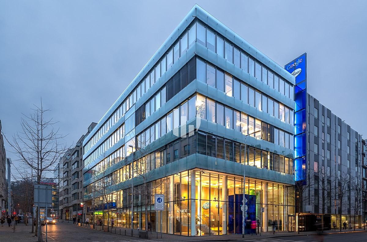 Pronájem kanceláře 848 m²
