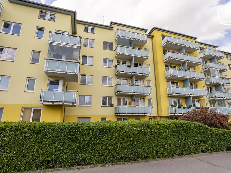 Prodej bytu 1+kk 37 m², Praha – náhled fotky 1