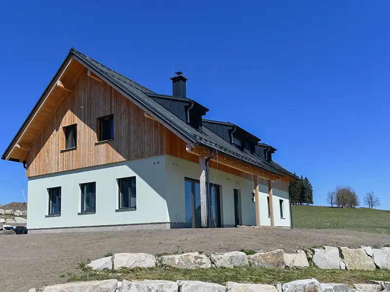 Prodej rodinného domu 310 m², pozemek 1687 m², Nové Hutě – náhled fotky 2