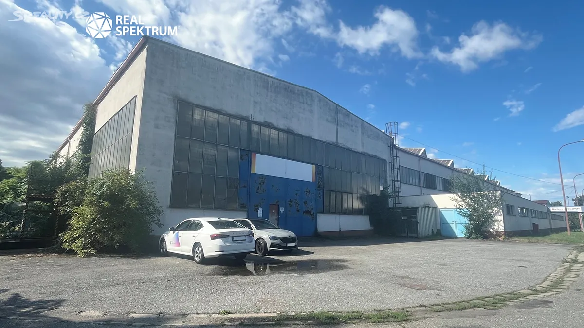 Pronájem výrobní haly, prostoru 1320 m², Břeclav
