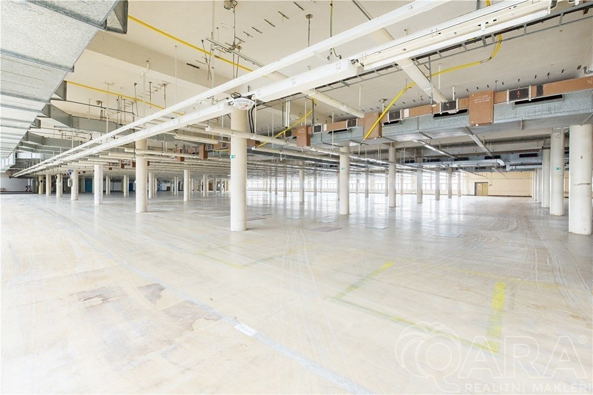 Pronájem skladového prostoru 4000 m² – fotografie 2