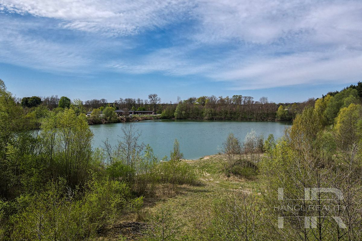 Prodej komerčního pozemku 111387 m² – fotografie 4