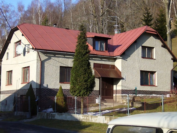 Haus zum Kauf, 198 m² (1 von 5)