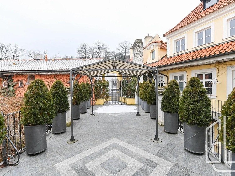Квартира 4+1 в оренду, 178 м² (19 з 19)