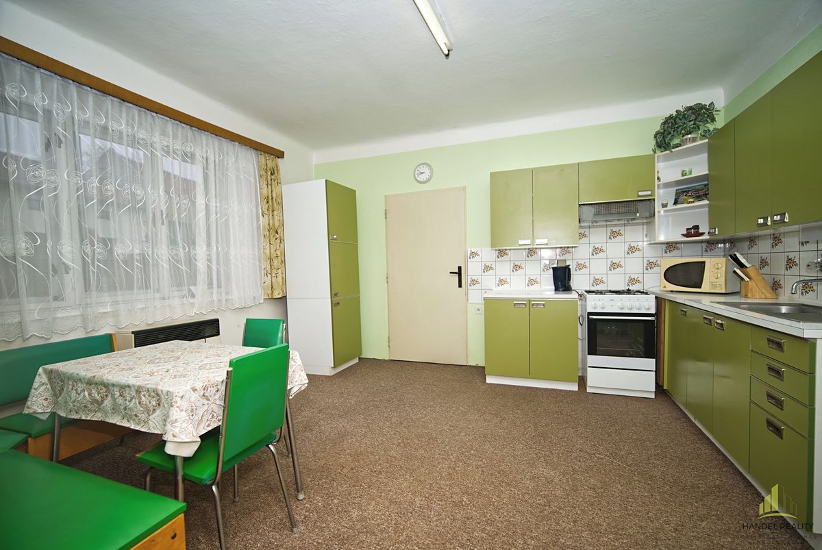 Prodej rodinného domu 122 m², pozemek 898 m² – fotografie 3