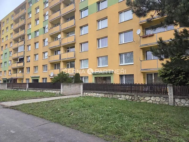 Pronájem bytu 1+1 37 m², Bílina – náhled fotky 1