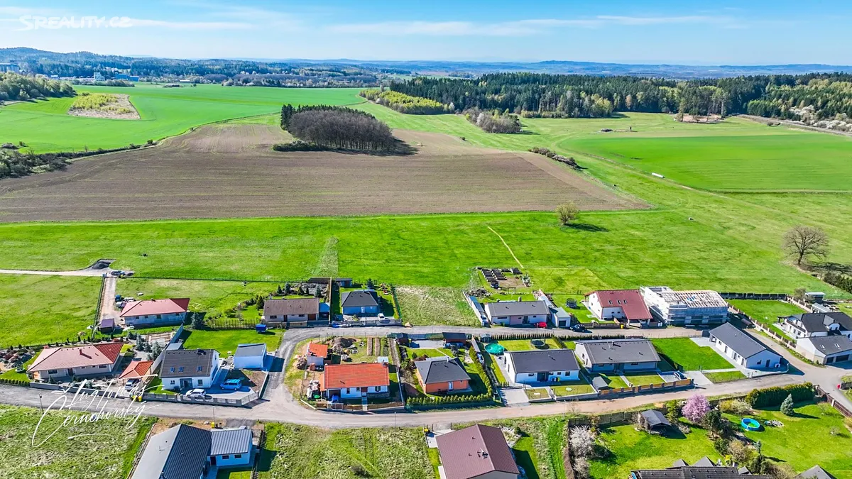 Prodej stavebního pozemku 819 m² – další