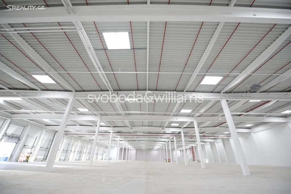 Pronájem skladového prostoru 4586 m² – pohled 3