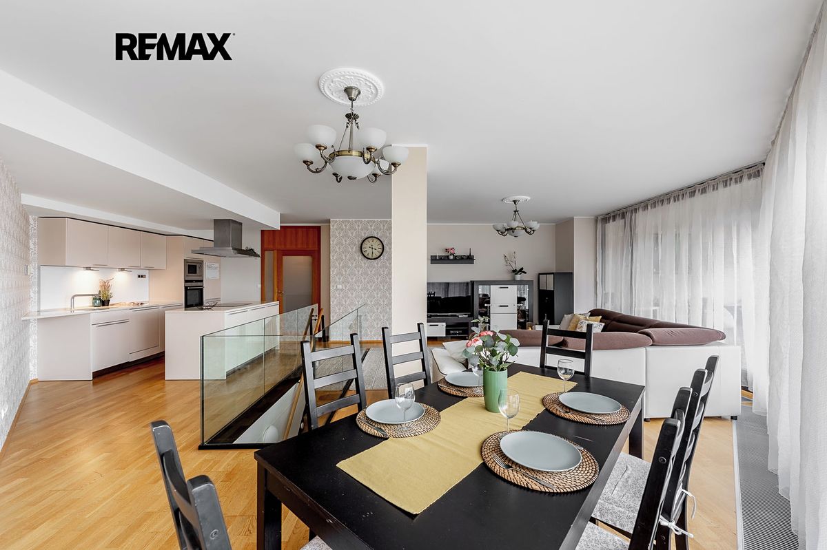 Pronájem bytu 5+kk 254 m²