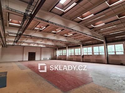 Pronájem skladového prostoru 677 m²