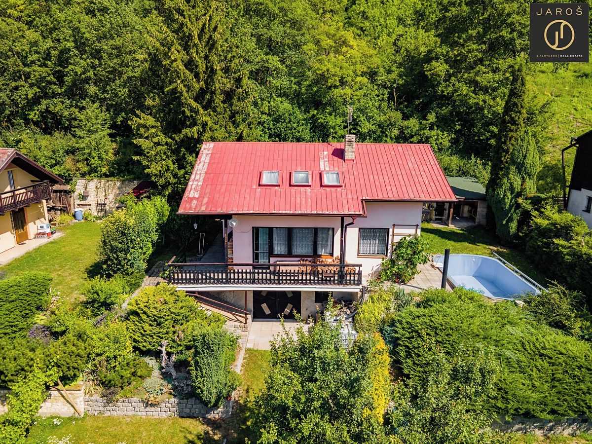 Prodej chaty 135 m², pozemek 619 m² – fotografie 2