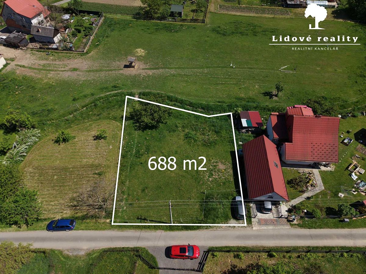Prodej stavebního pozemku 688 m² – fotografie 2