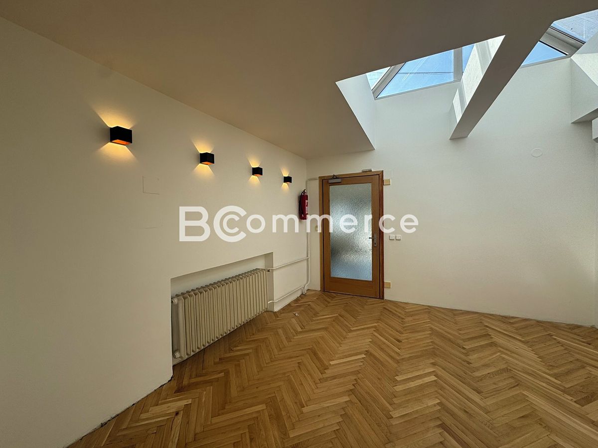 Pronájem kanceláře 186 m² – fotografie 3