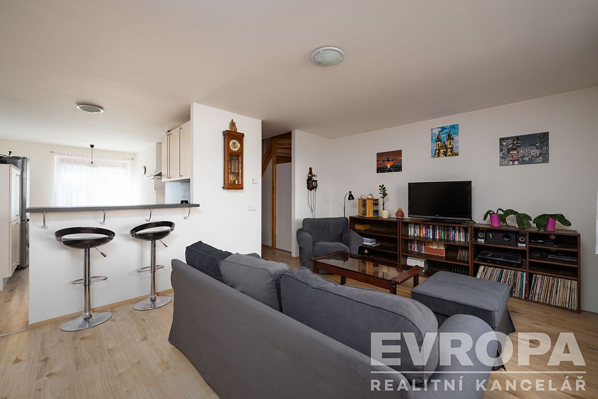 Prodej rodinného domu 130 m², pozemek 220 m² – fotografie 3