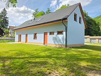 Prodej  rodinného domu 230 m², pozemek 870 m²