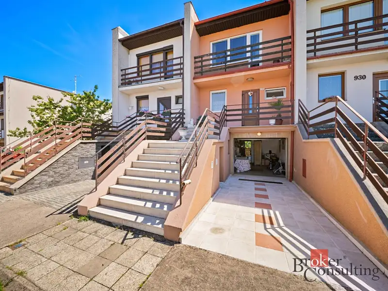 Prodej rodinného domu 180 m², pozemek 229 m², Nový Bydžov – náhled fotky 2