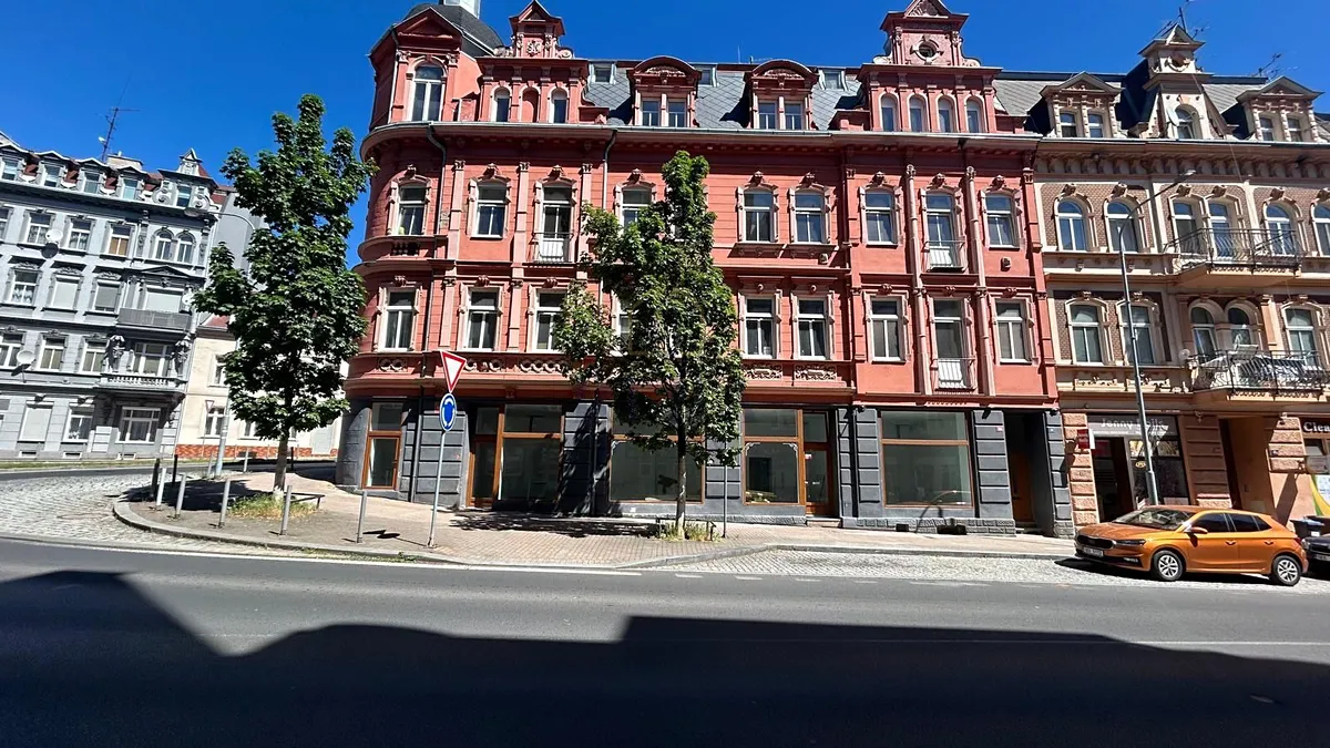 Pronájem obchodního prostoru 105 m²